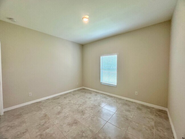 Building Photo - 624 Corrientes Cir