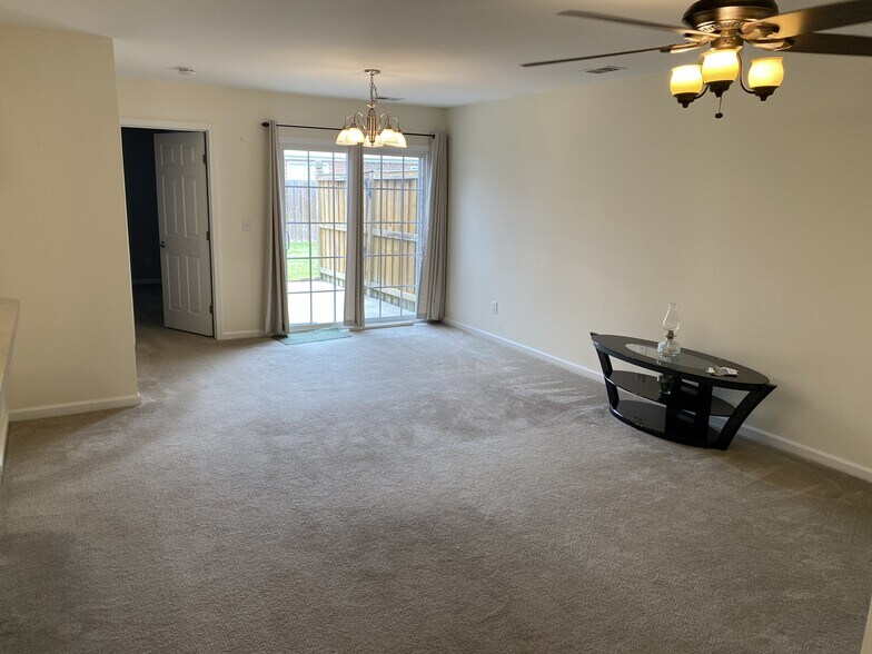 Building Photo - 1041 Bridgeport Way
