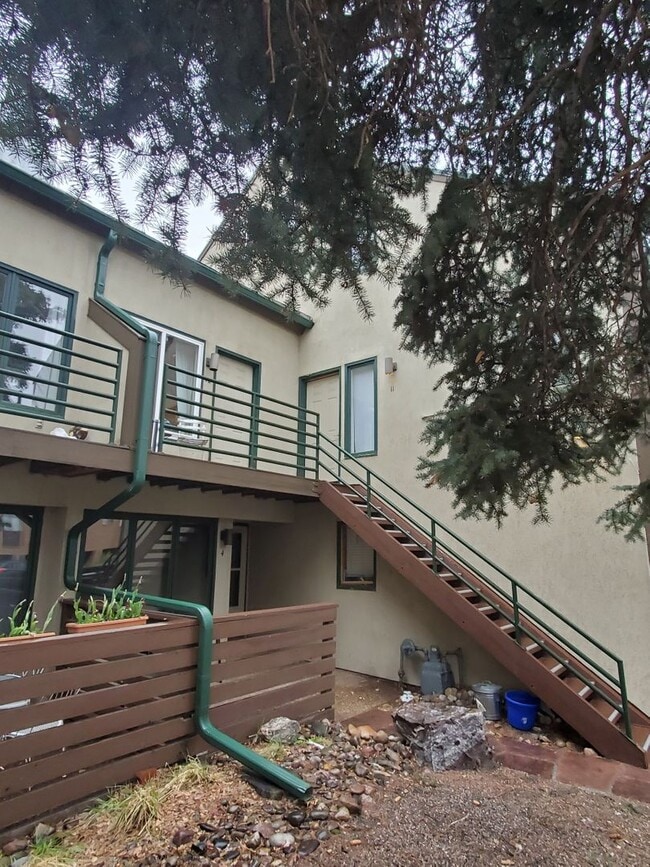 Primary Photo - Cozy and Recently Updated 1BR with Firepla...