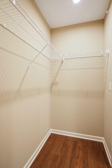 Building Photo - 6532 Joliet Ave S