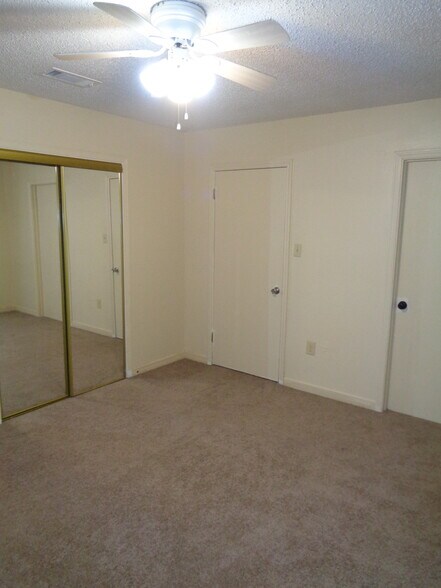 Building Photo - 5264 Brightside View Dr