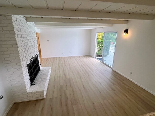 Building Photo - 915 Ranch View Ln