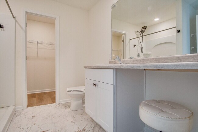 Building Photo - 3-Bed, 2-Bath Modern Home in Prime Locatio...