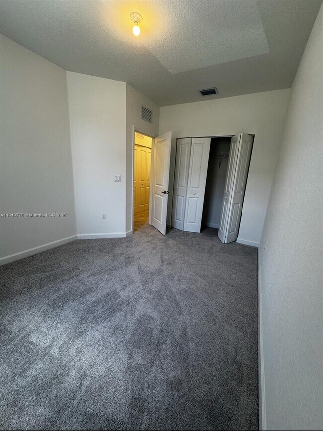 Building Photo - 132 SW 184th Way