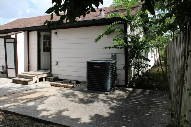 Building Photo - 7120 Avenue O