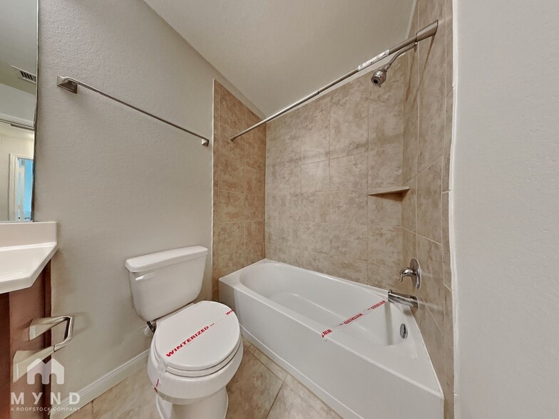 Building Photo - 5715 Rainbow Rd.