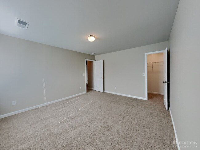 Building Photo - 2020 Longshadow St