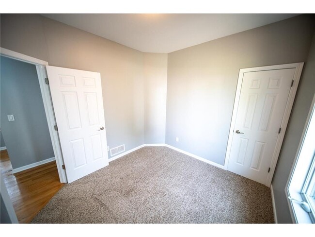 Building Photo - 5182 Southern Ridge Ln SW