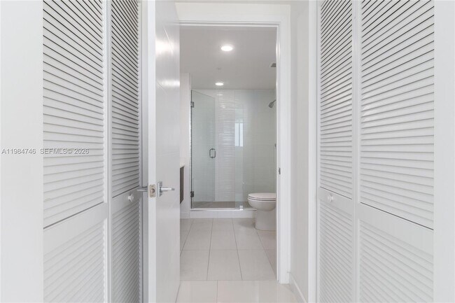 Building Photo - 7661 NW 107th Ave