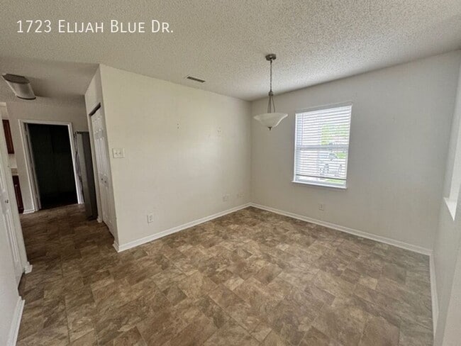 Building Photo - 1723 Elijah Blue Dr
