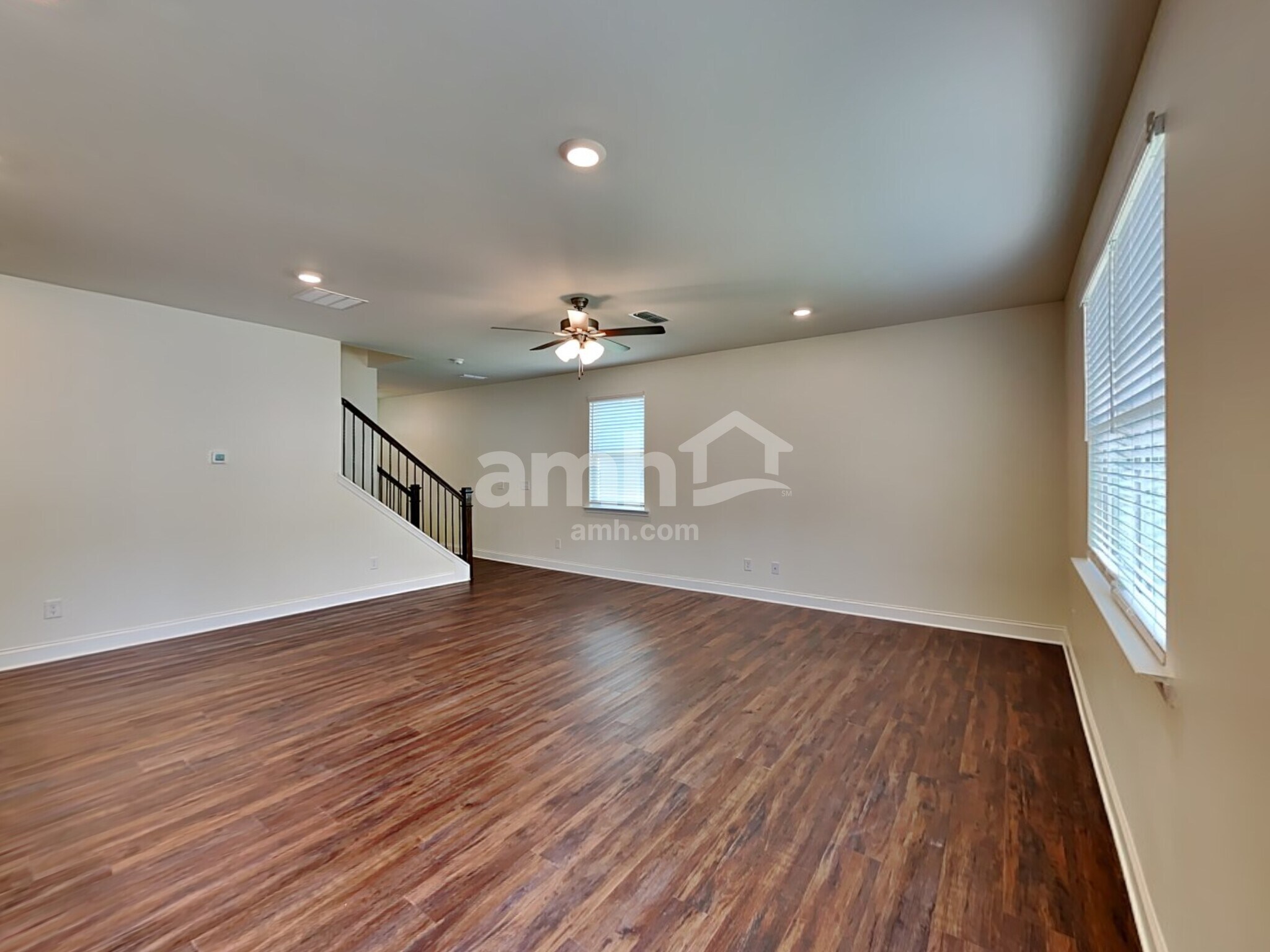 Building Photo - 877 Headland Wy