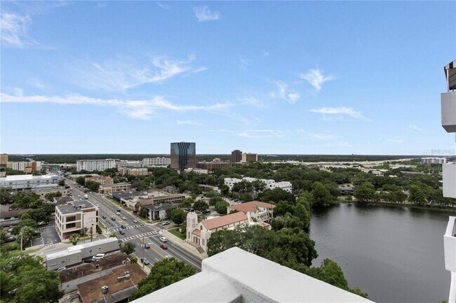 Building Photo - 400 E Colonial Dr