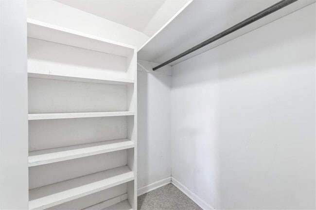 Building Photo - 704 Fort King George Dr