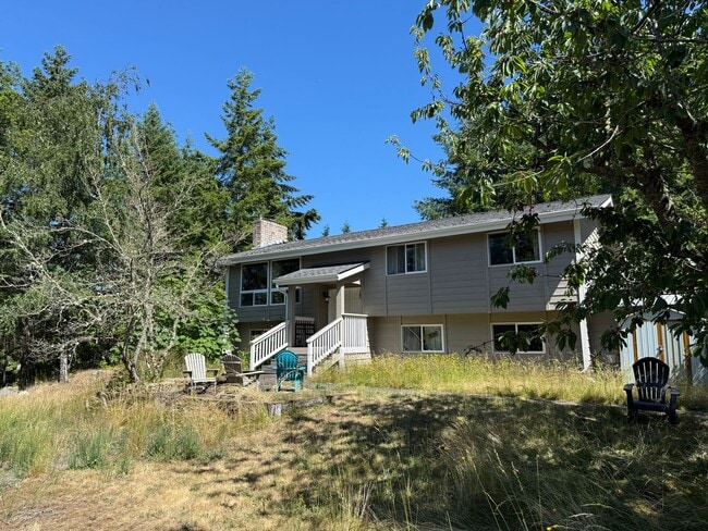 Primary Photo - 4 Bedroom, 2 Bath, 2 Story Home For Rent i...
