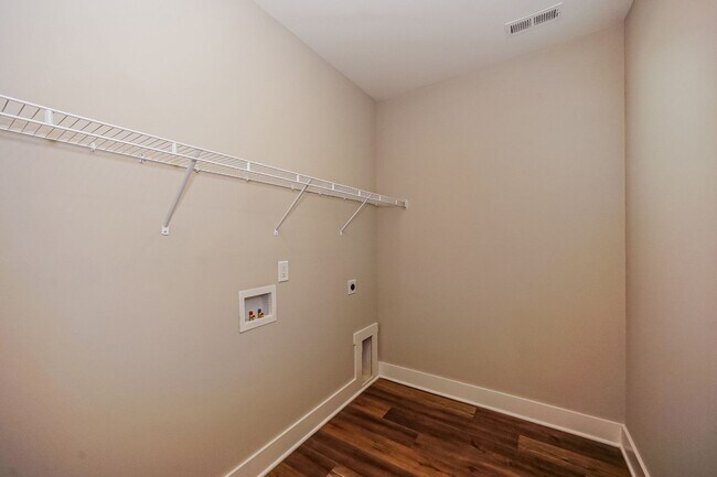 Building Photo - 3-Bedroom, 2.5 Bath Townhome for Rent in Mooresville, NC | Attached Garage & Modern Kitchen