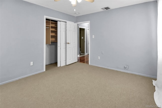 Building Photo - 11 Onyx Dr