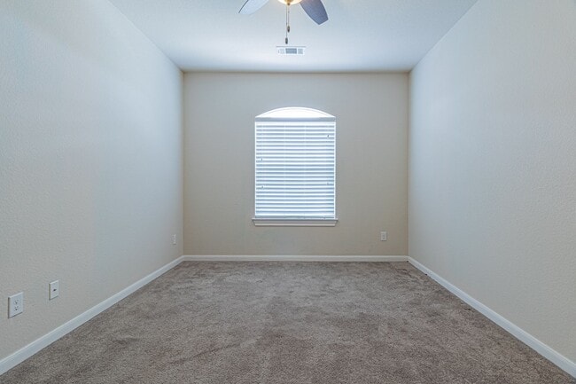 Building Photo - Charming 4-Bedroom Home in Prime North Central Location!