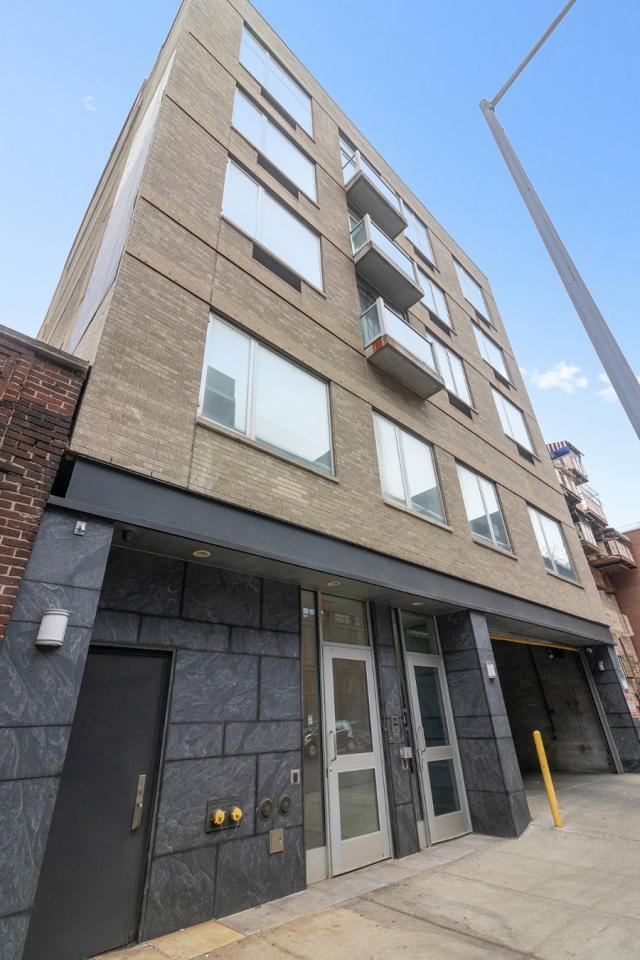 Building Photo - 1 bedroom in BROOKLYN NY 11249