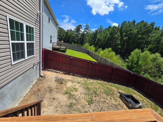 Building Photo - 1601 Mount Rainer Dr