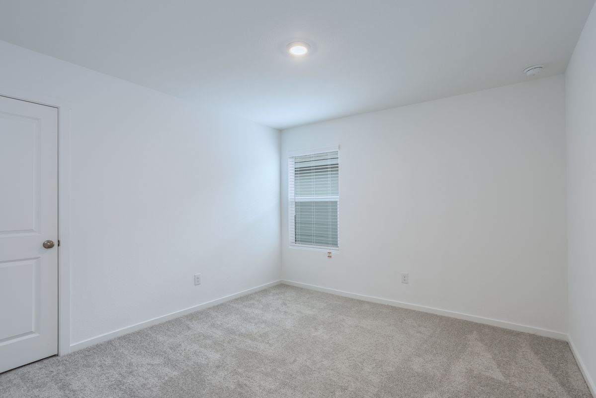 Building Photo - 727 Ginkgo Wy