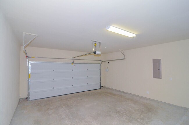 Building Photo - 18006 Westward Dale Dr