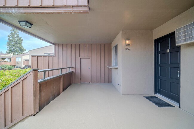 Building Photo - Welcome to Your Updated Home in the Heart of South Coast Metro!