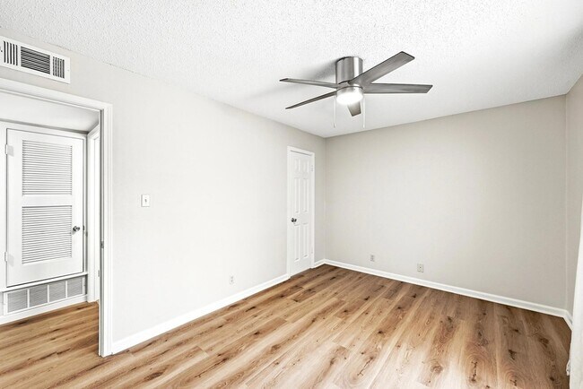 Building Photo - 7801 Shoal Creek Blvd