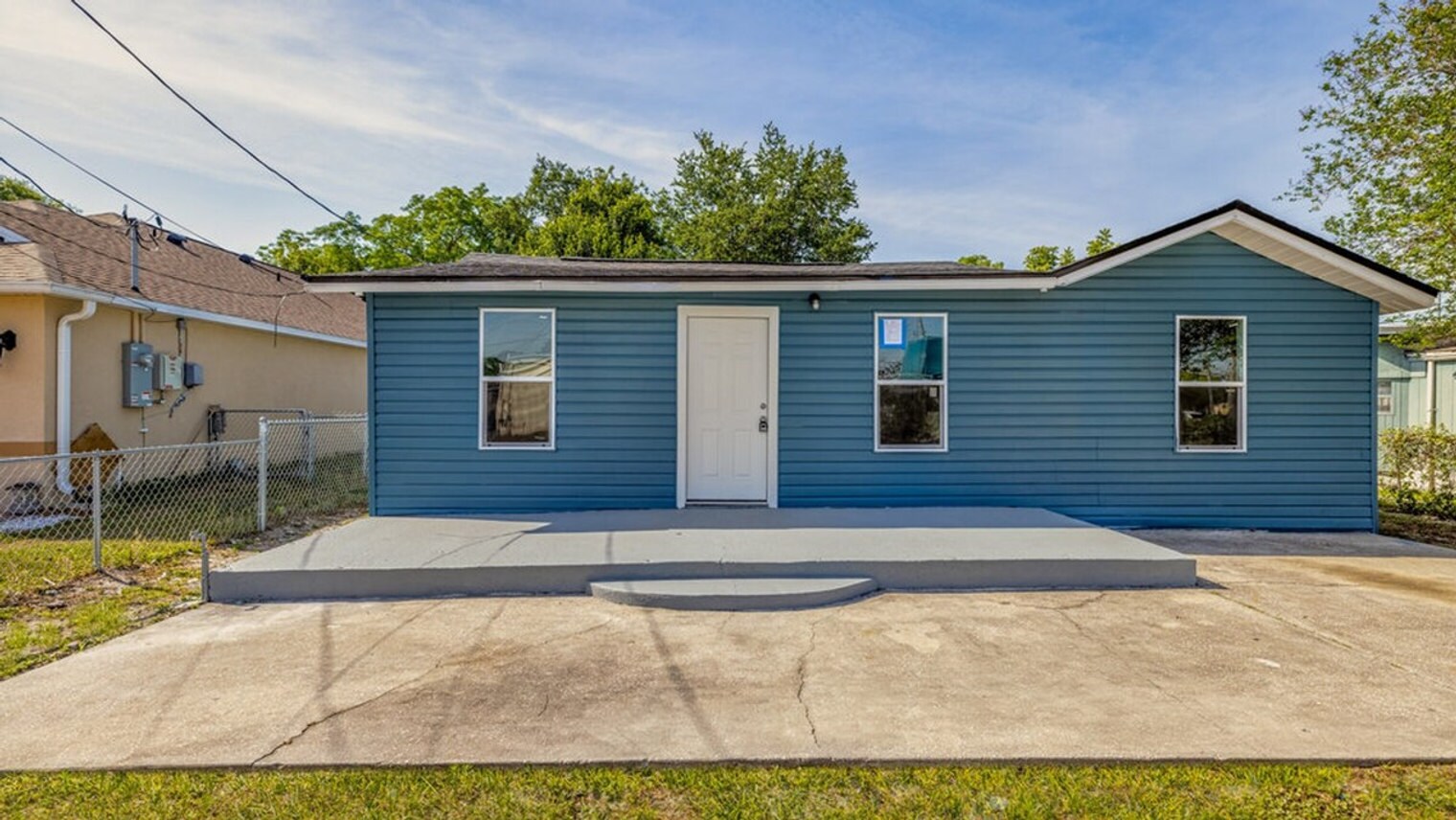 Building Photo - 1610 N Goldenrod Rd