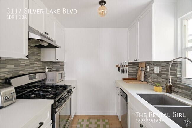 Building Photo - 3117 Silver Lake Blvd