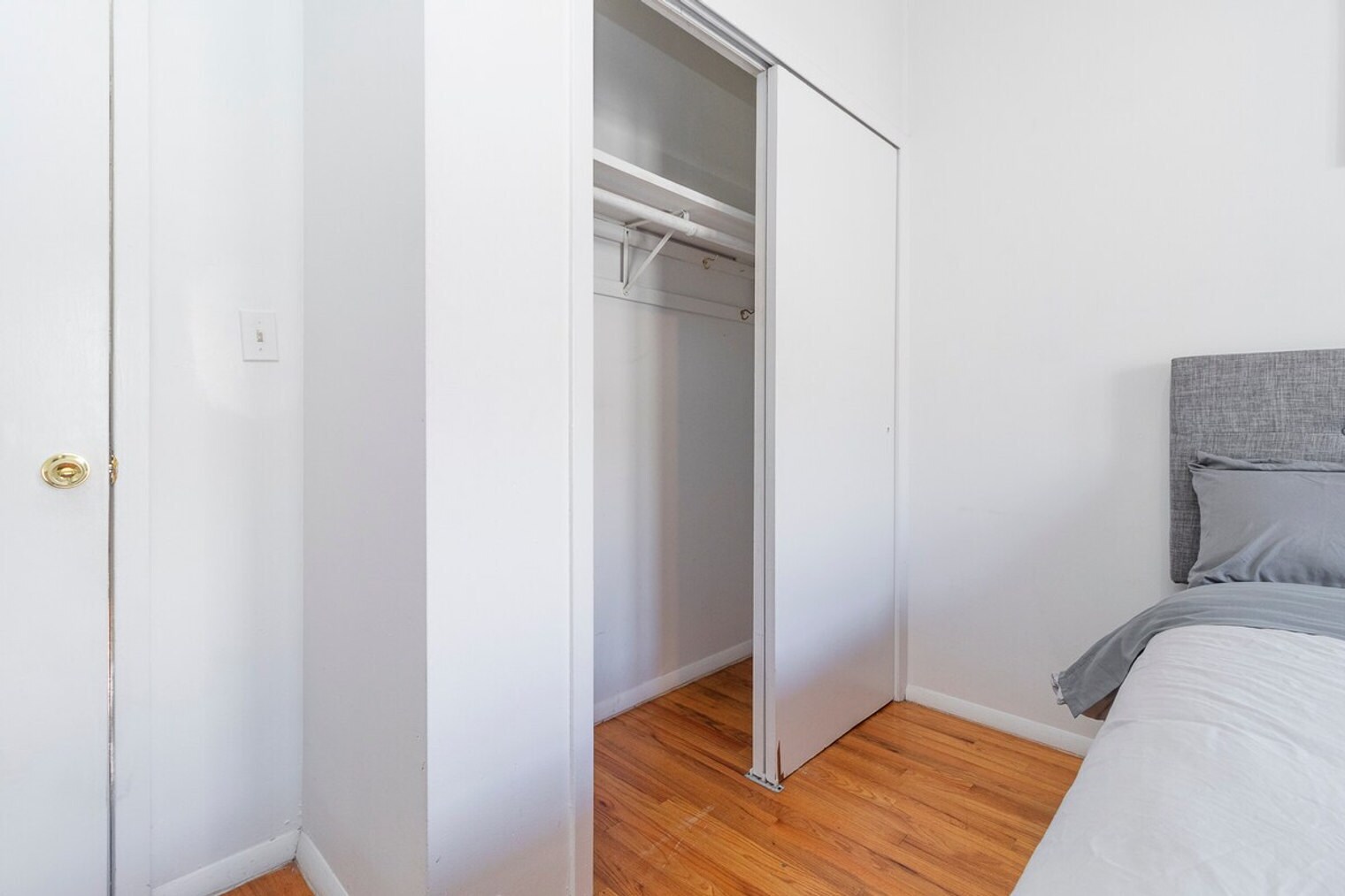 Building Photo - 319 E 95th St