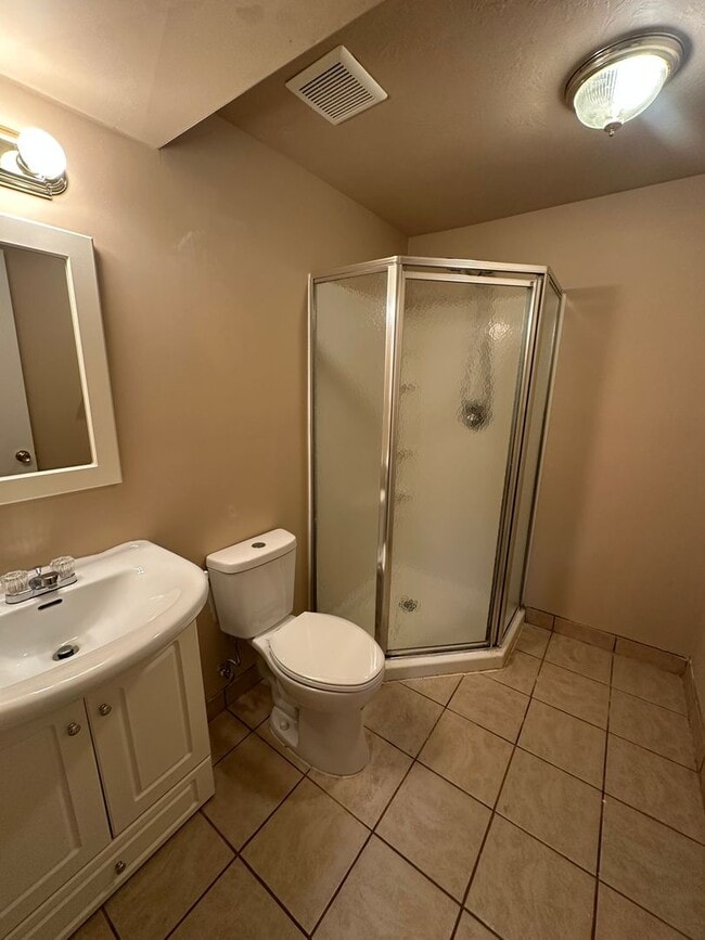 Building Photo - 4 Bed | 2.5 Bath Home in Clinton – Ready for Move-In!