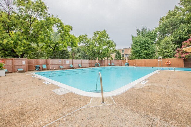 Building Photo - Charming Studio Condo in Southwest Waterfr...