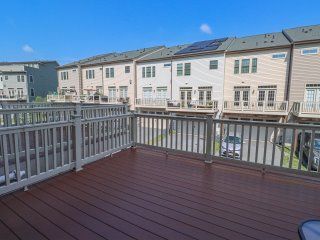 Building Photo - 7721 Duncannon Ln