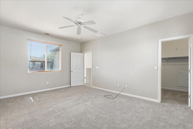 Building Photo - 2803 Crested St