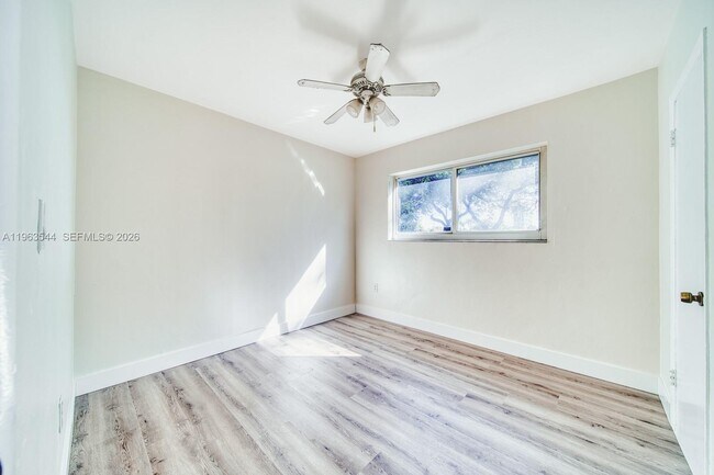 Building Photo - 2798 SW 32nd Ave