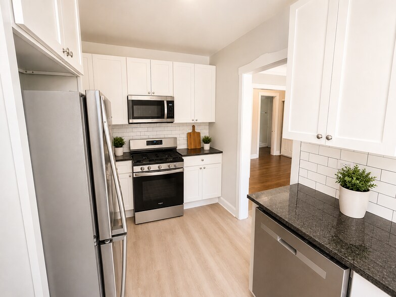 Building Photo - 739 Hinman Ave