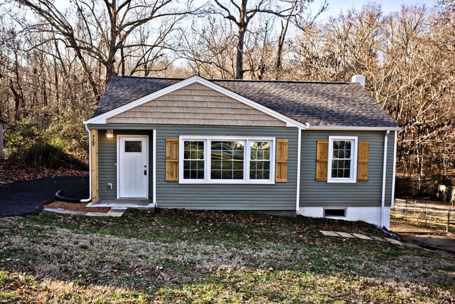 Primary Photo - Remodeled home close to downtown