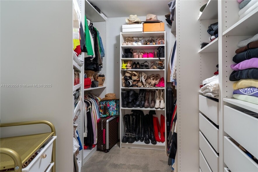 Building Photo - 2001 Biscayne Blvd