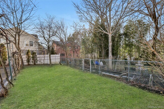 Building Photo - 16 Grand Blvd