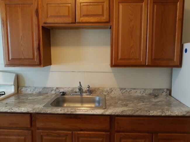 Building Photo - 265 Grand Ave