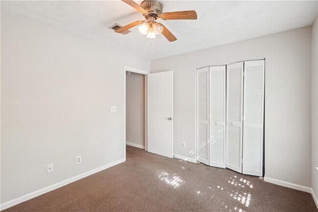 Building Photo - 1066 Rock Creek Ln