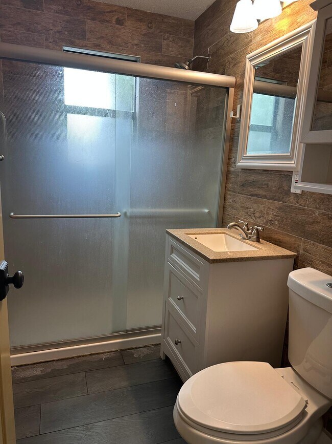 Building Photo - 2940 Cherokee Rd