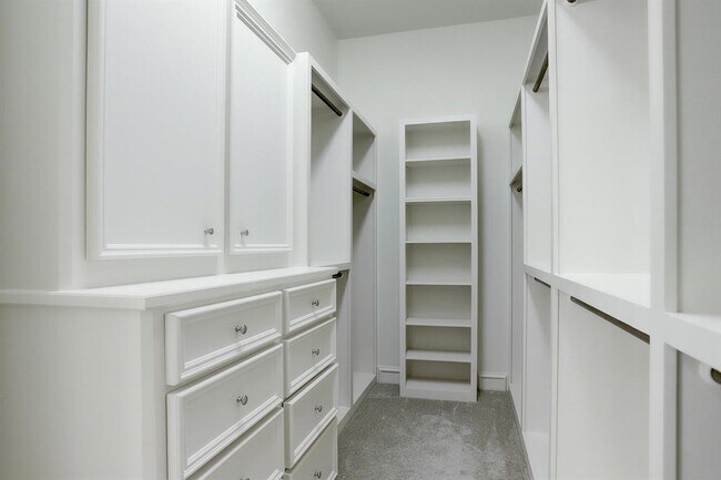 Building Photo - 127 E Bracebridge Cir