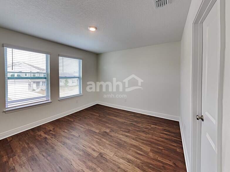 Building Photo - 20585 Calla Lily Dr