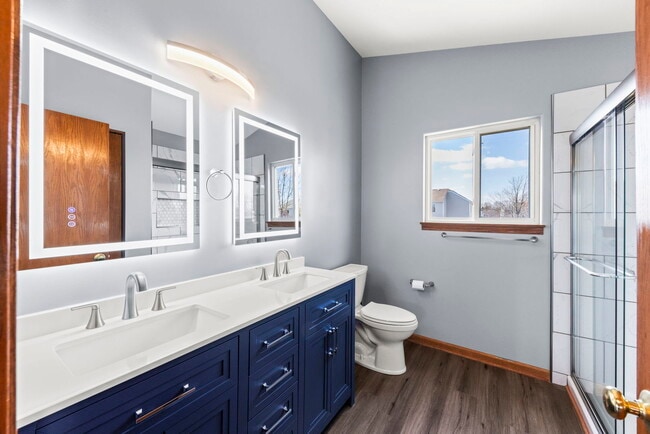 Building Photo - 905 Thorn Creek Dr