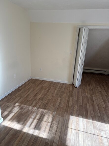 Building Photo - 298 Main St