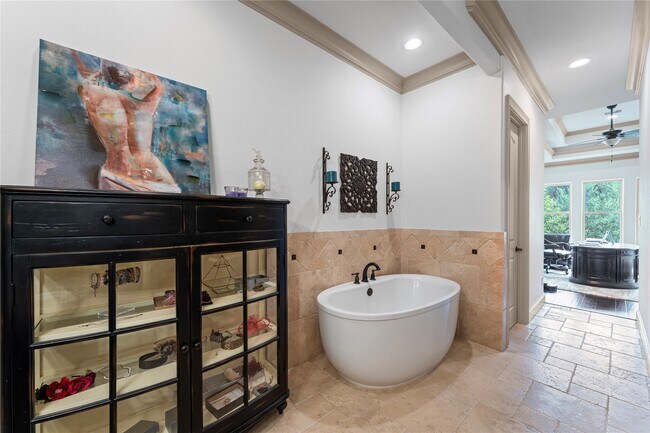 Building Photo - 102 La Vie Dr