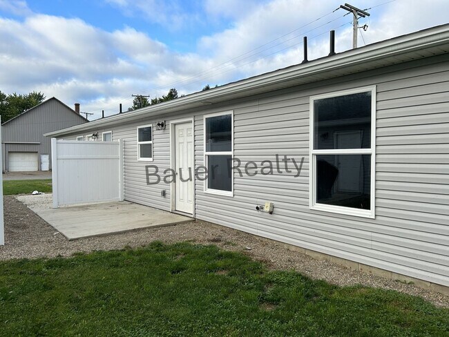 Building Photo - nf103