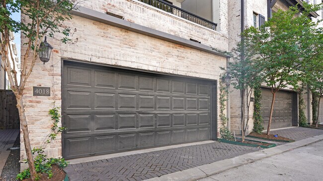 Building Photo - 4018 University Grove St