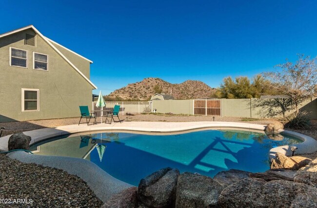 Building Photo - 2012 E Tonopah Dr